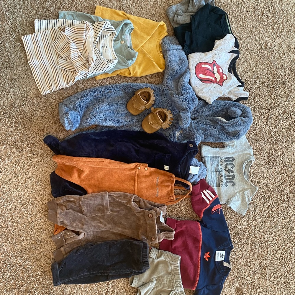 Baby boy clothing bundle 0-3 months: Zara, h &m, adidas, carters